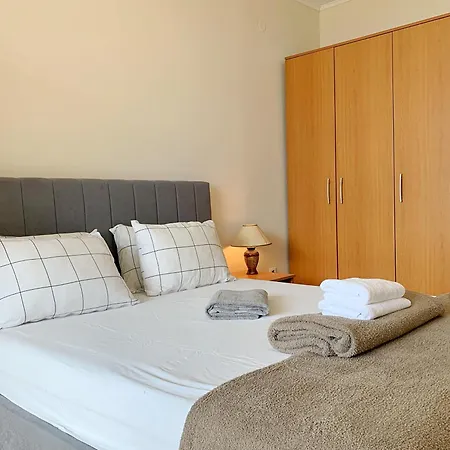 Prostor - Pool & 50m Away Apartman *