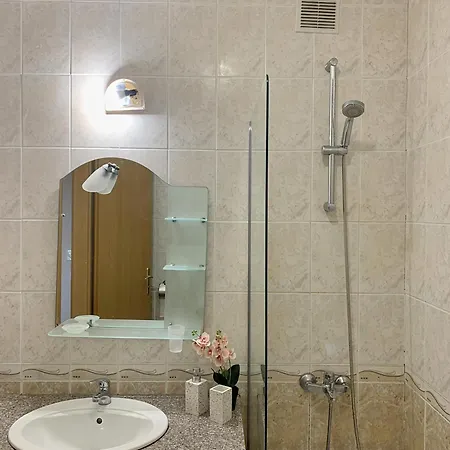 Prostor - Pool & 50m Away Apartman Obzor