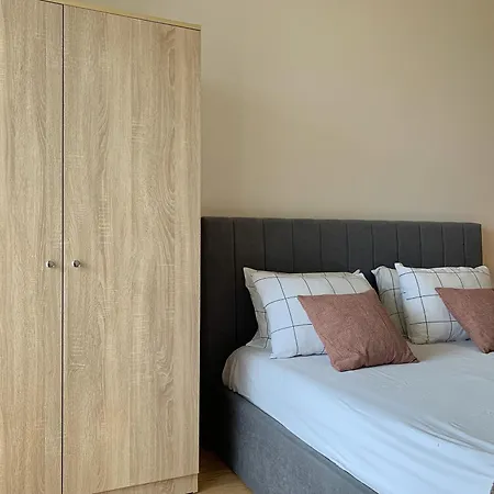 Apartman Prostor - Pool & 50m Away