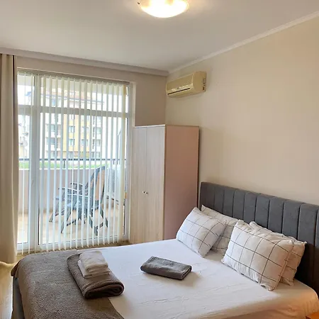 Prostor - Pool & 50m Away Apartman Obzor
