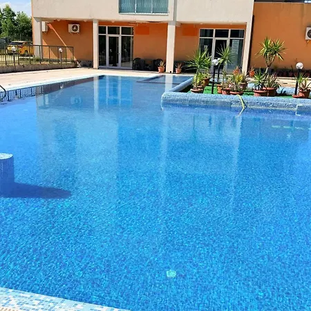 Apartman Prostor - Pool & 50m Away